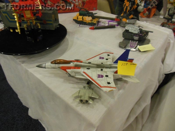 BotCon 2013   The Transformers Convention Dealer Room Image Gallery   OVER 500 Images  (345 of 582)